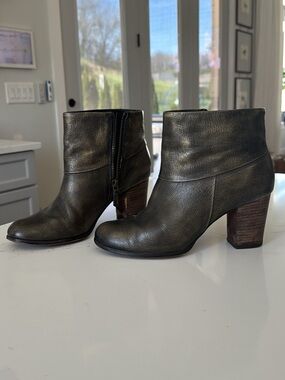 Cole Haan Cassidy Nike Air Metallic Bronze Leather Ankle Boots, size 8.5